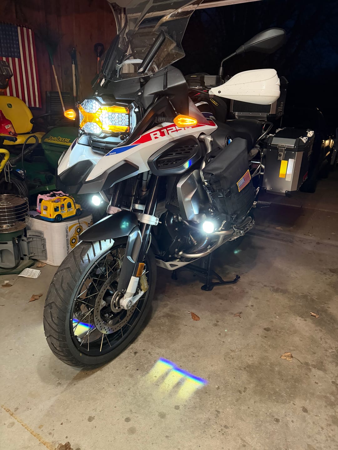 Customer photo review of Headlight Guard Kit BMW R1200/1250 GS / ADVENTURE LC (Liquid Cooled) - [Patent Pending]