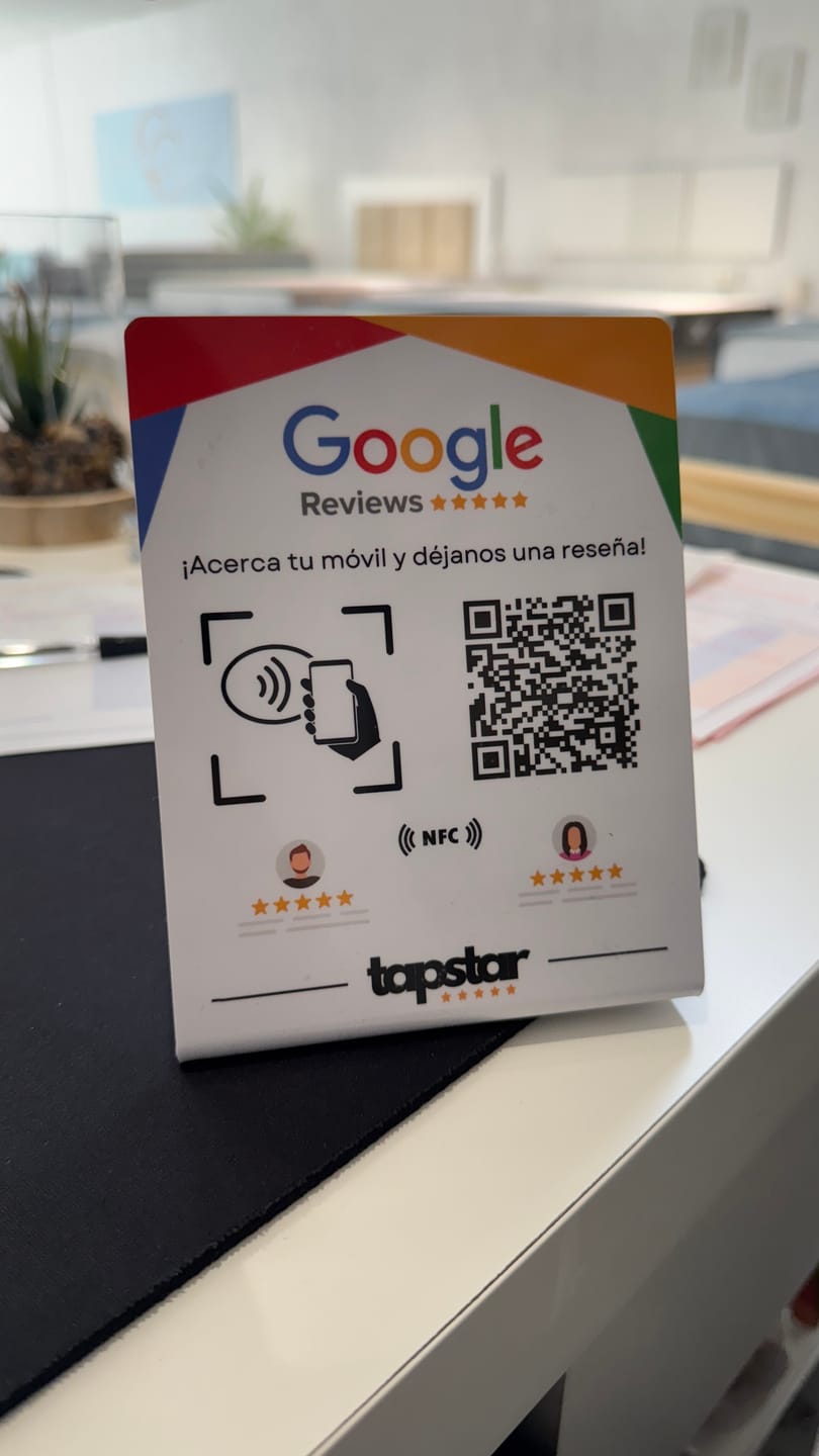 Customer photo review of Expositor Reseñas Google NFC y QR