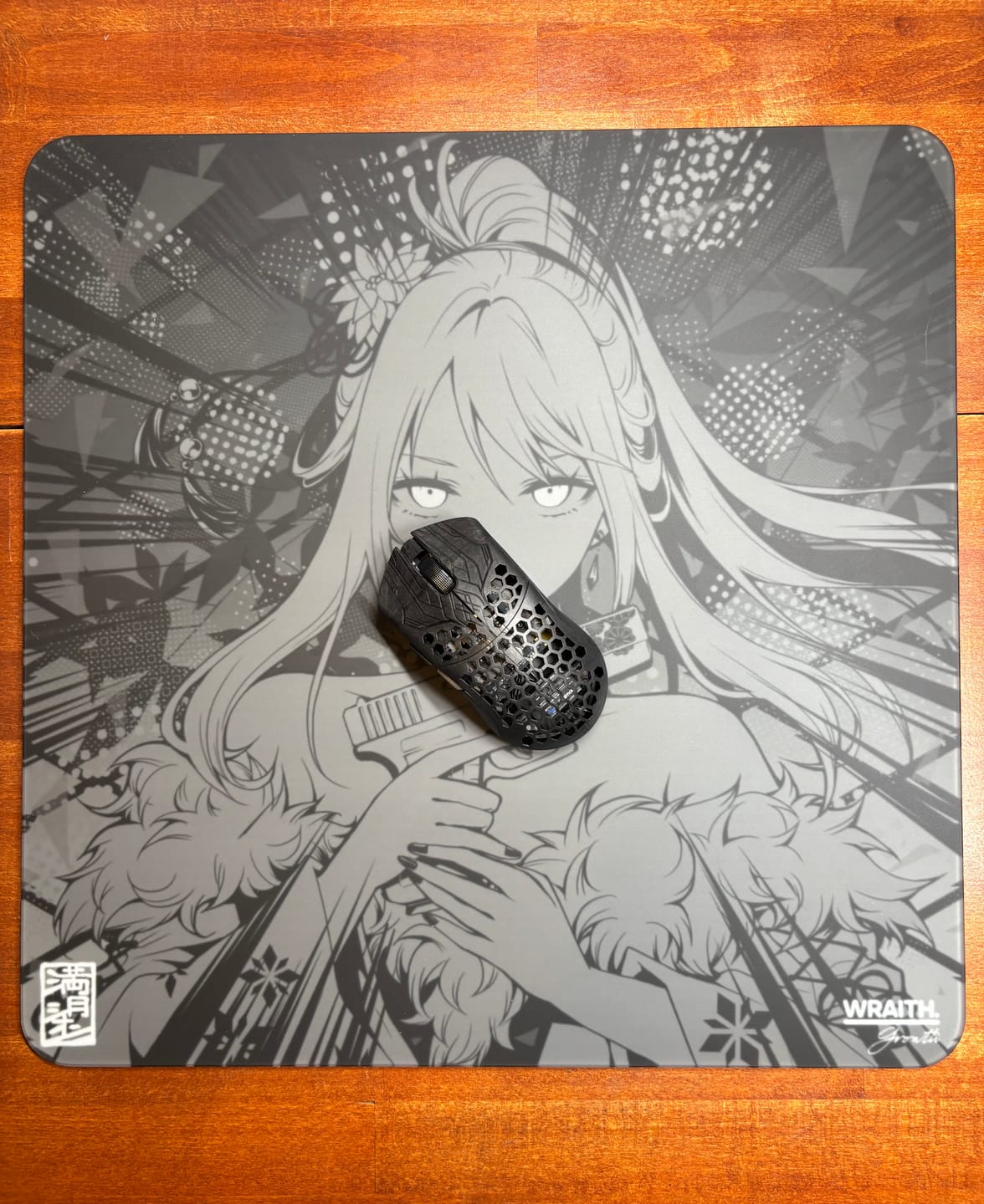 Customer photo review of Finalmouse ULX Competition Karbon Fiber Wireless Mouse