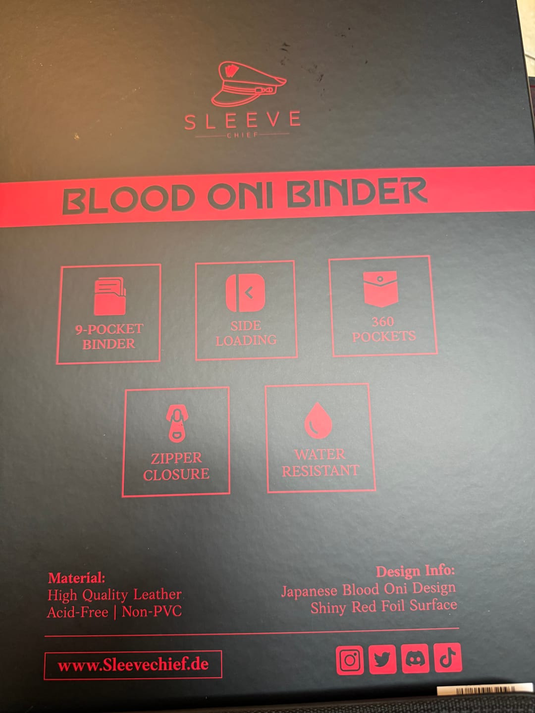 Customer photo review of BLOOD ONI - 9-Pocket Trading Card Binder