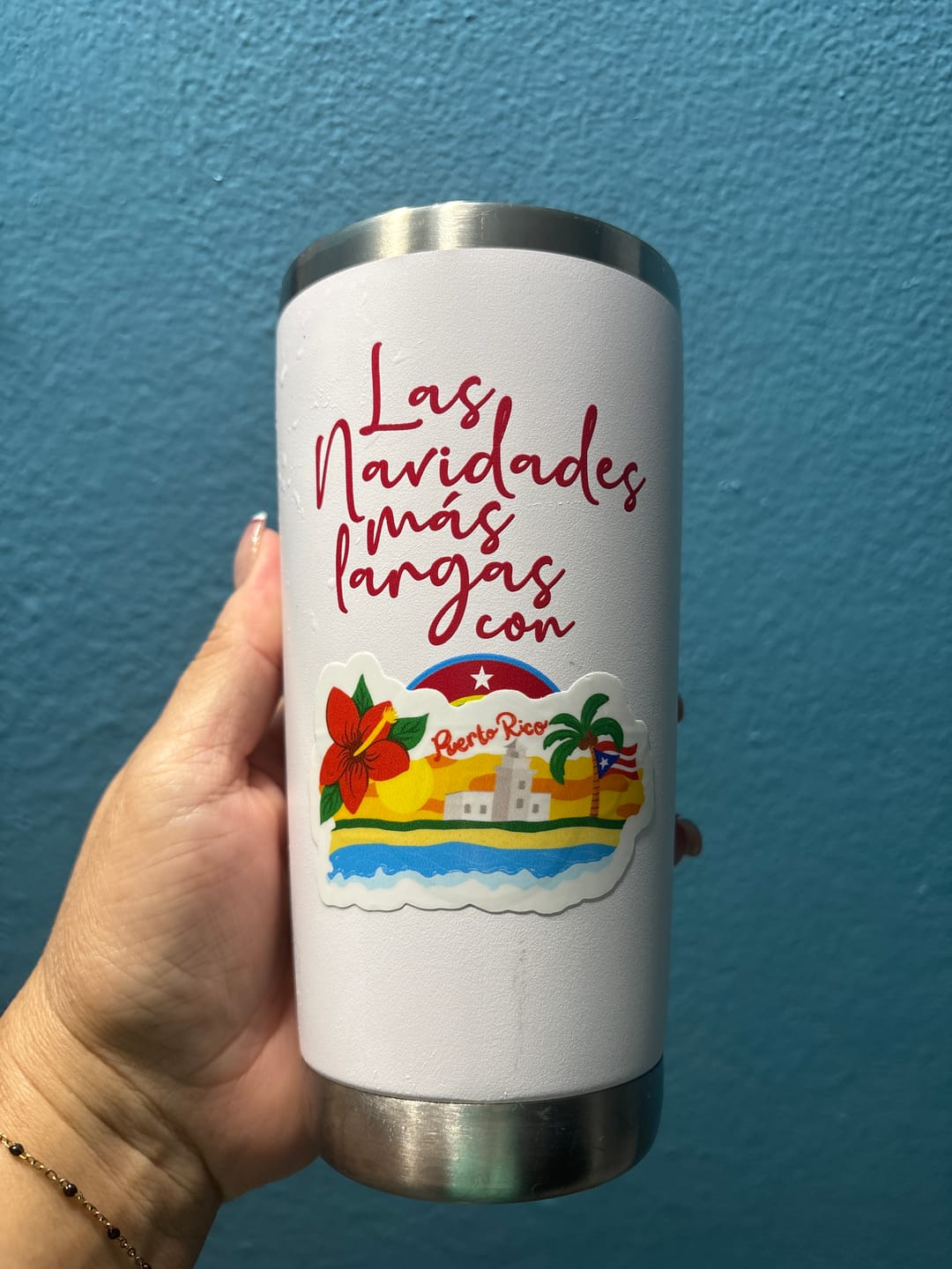 Customer photo review of La isla del encanto (Sticker Laminado)