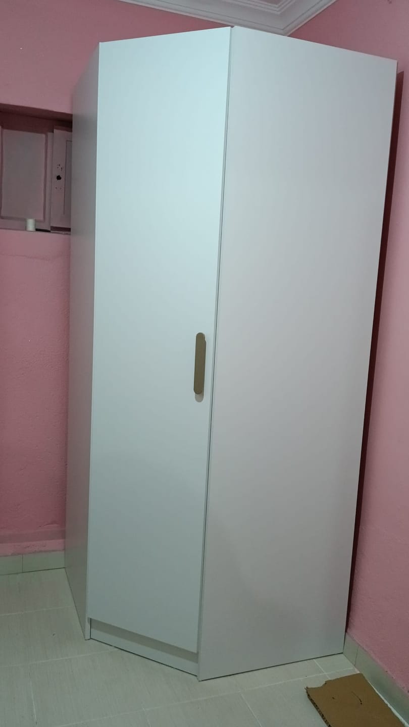 Customer photo review of Rani BA140 Köşe Modül Gardırop Tek Kapaklı 6 Raflı Askılı Elbise Dolabı Tamamlayıcı Köşe Ünitesi Beyaz