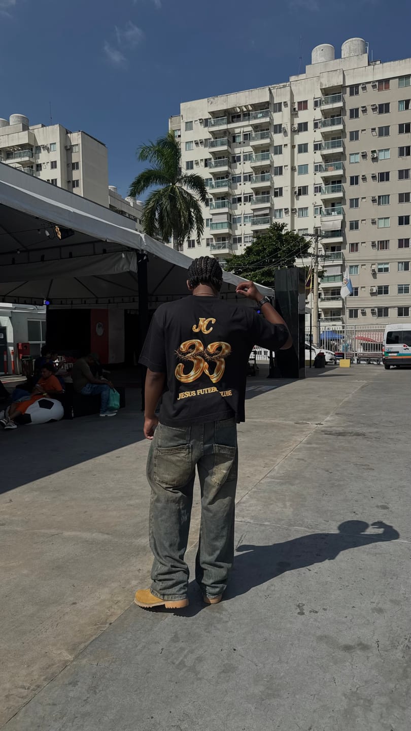 Customer photo review of TEE BOXY 'JESUS FC - DOURADO'