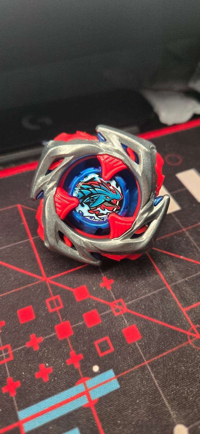 Customer photo review of Takara Tomy Beyblade X UX-11 Impact Drake 9-60LR Starter