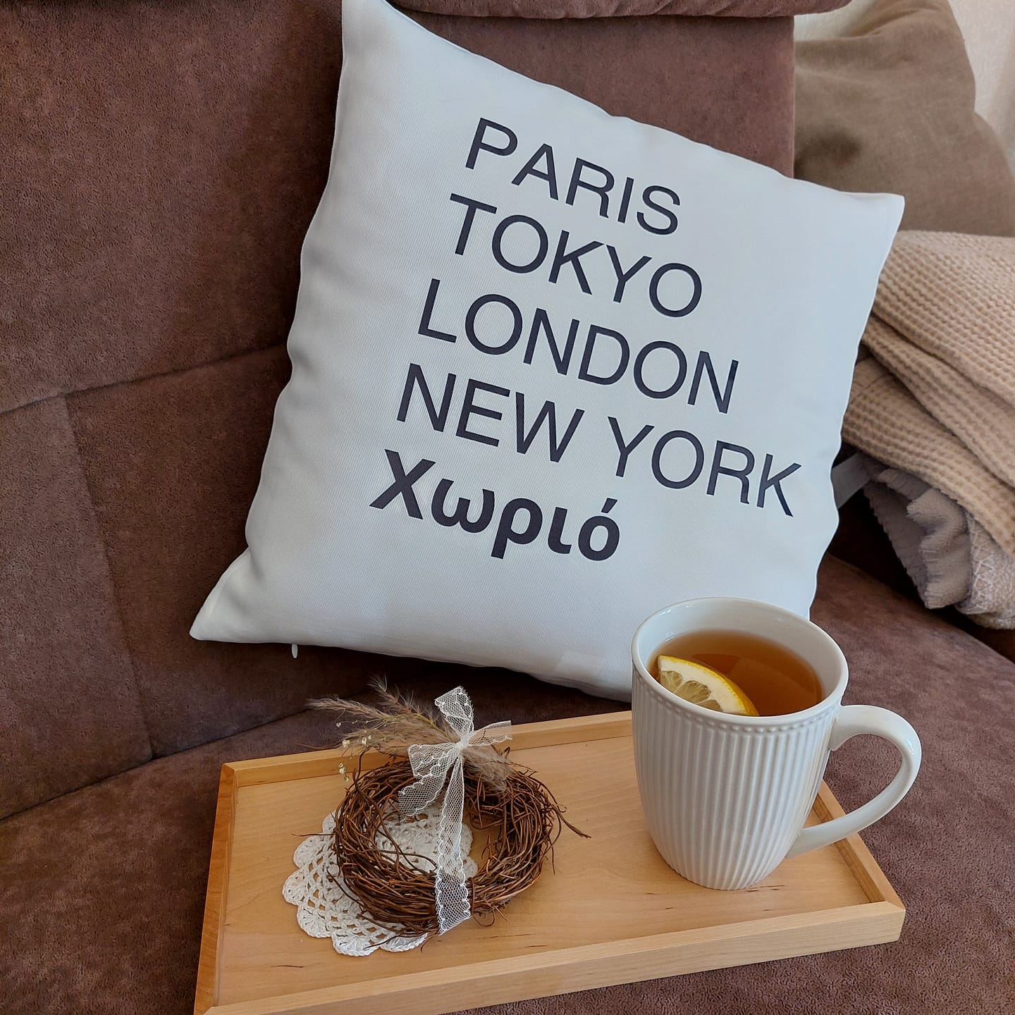 Customer photo review of Paris, Tokyo, Dorf - Kissen