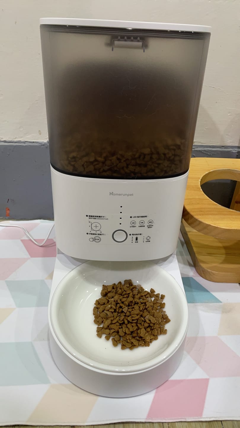 Customer photo review of 霍曼寵物餵食器