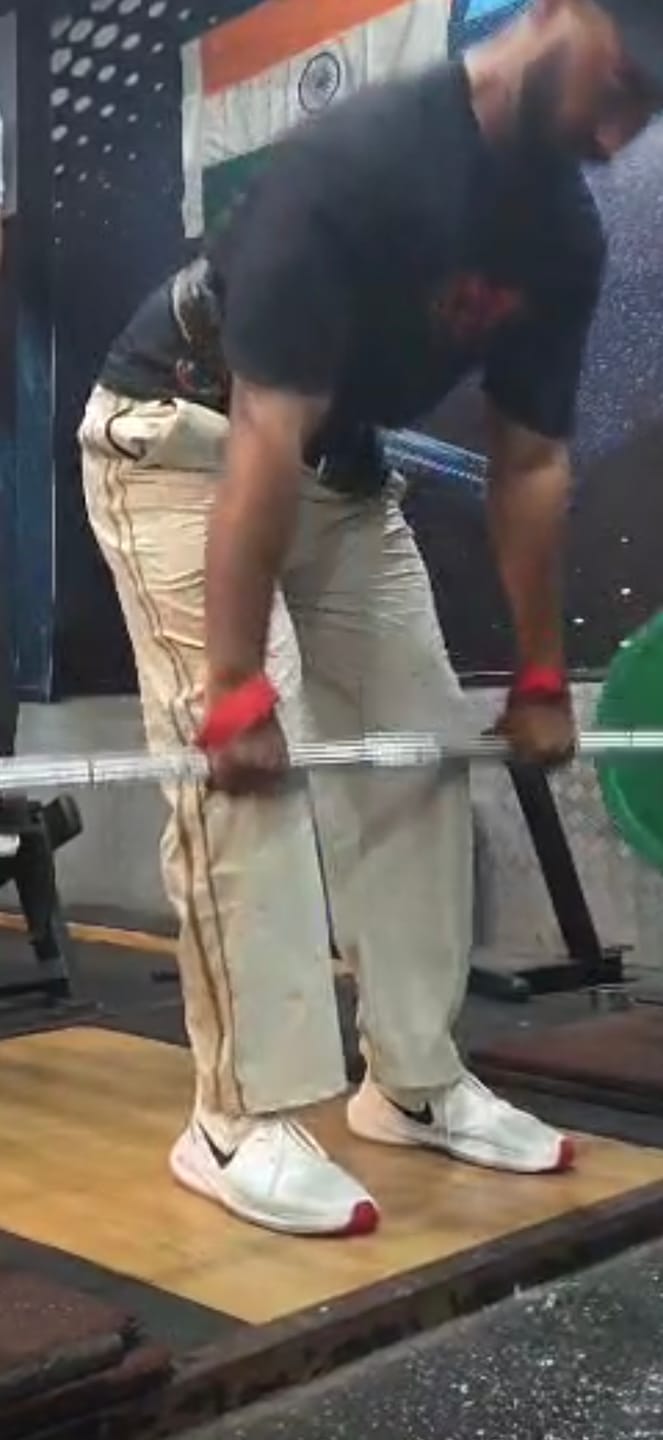 Customer photo review of StrideX Loose Fit Track Pants (Cannoli Cream)