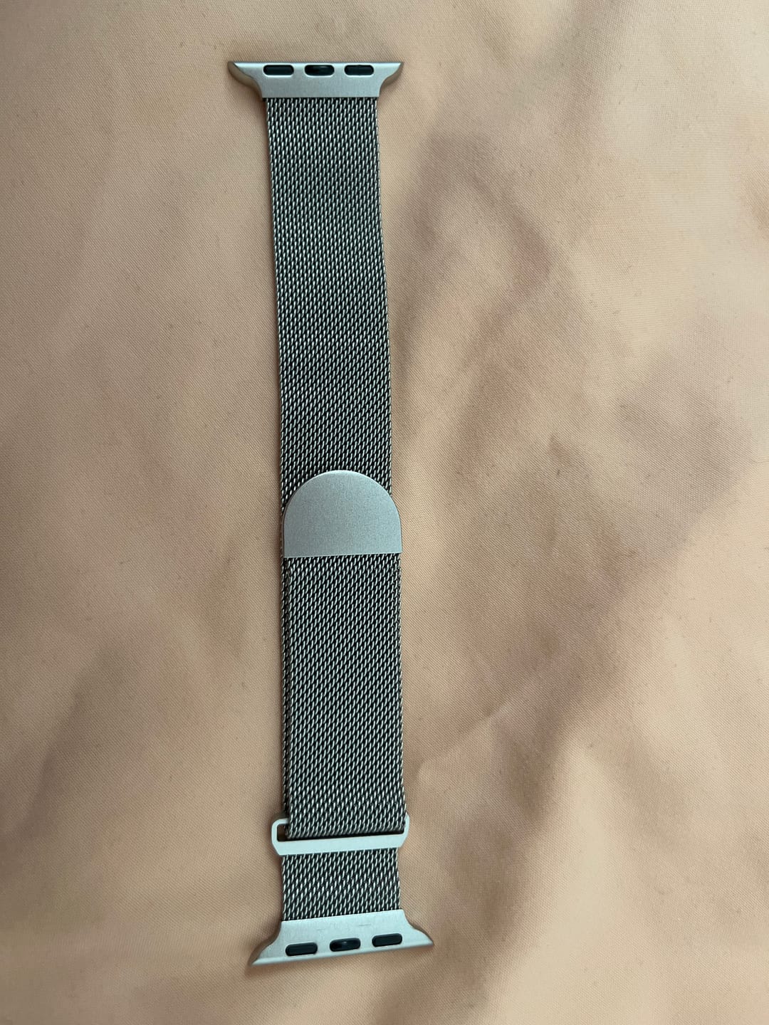 Customer photo review of Vicenza Magnet Band
