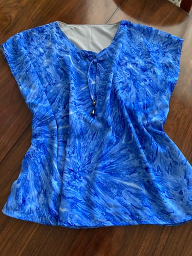 Reviewer's simple blue top made with silky fabric from the 30 metre bundle.