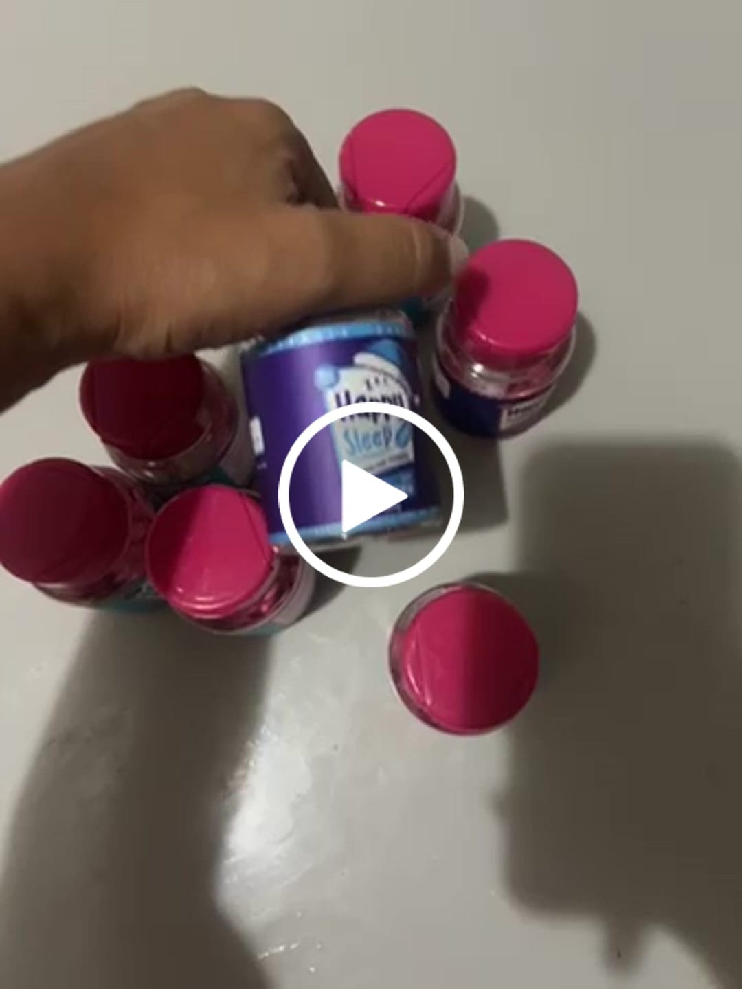 Customer video review of Happy Hair 3 Potes + 3 Potes Grátis + 1 Pote de Melatonina + 1 Pote de Colágeno (Total 8 Potes)