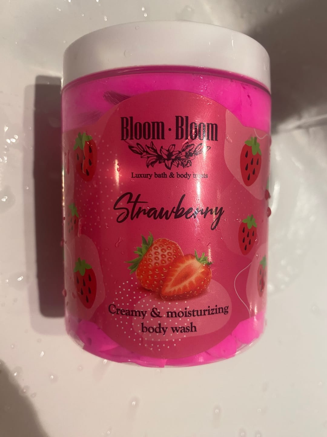 Customer photo review of Σαπουνοπαγωτό Strawberry