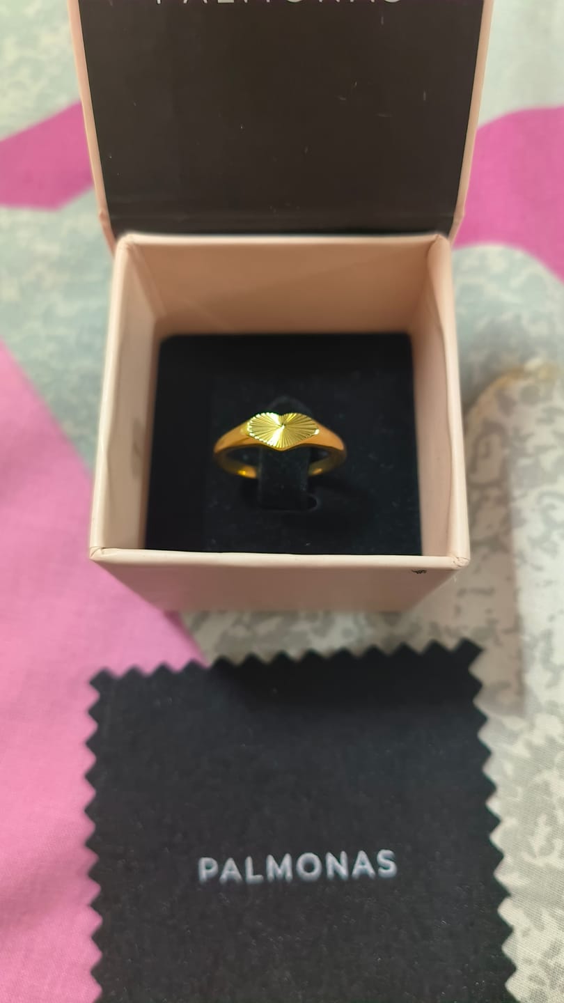Customer photo review of Bold Sunray Heart Ring