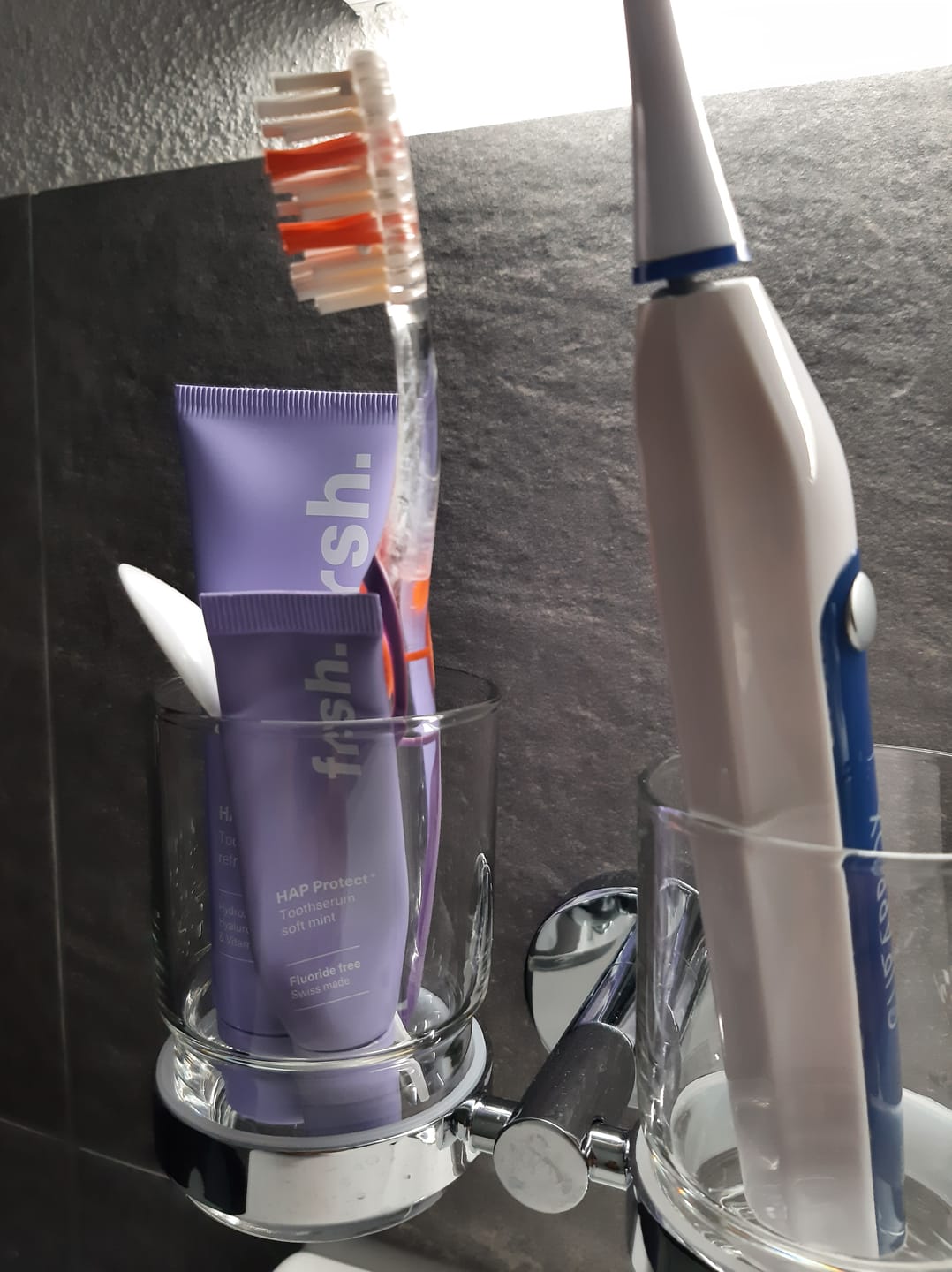 Customer photo review of HAP Refresh Toothpaste