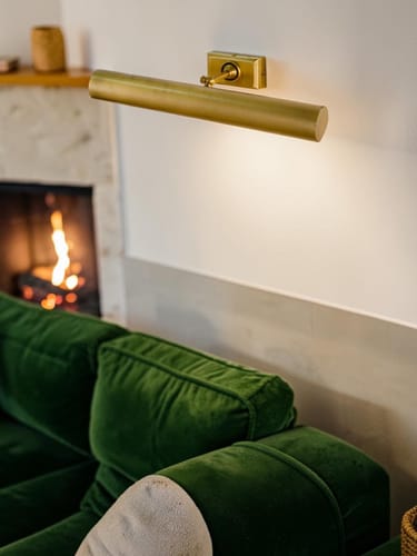 Customer photo review of Orson Cabinet Maker's Picture Light