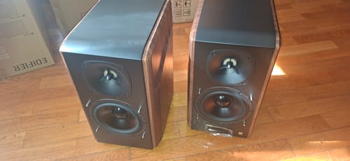Customer photo review of S2000MKIII Powered Bluetooth Bookshelf Speaker
