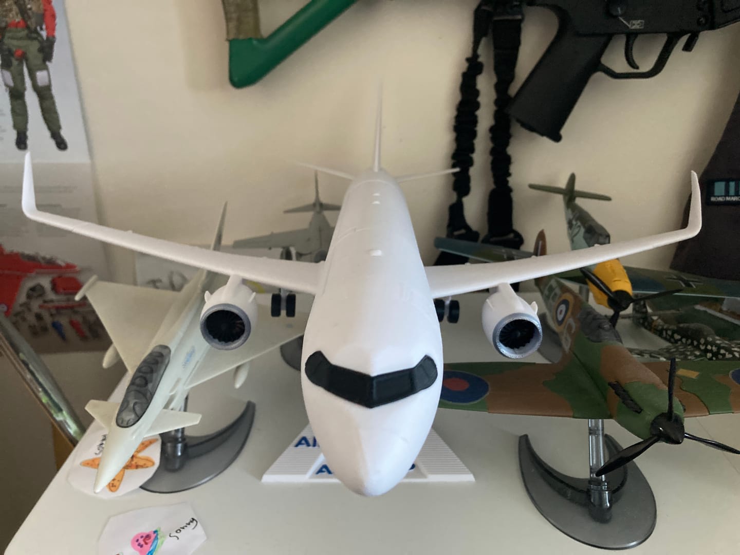 Customer photo review of A320-Style (1/80 scale) 3D Printed Extended Narrow-Body Passenger Jet Model – Aviation Display Gift