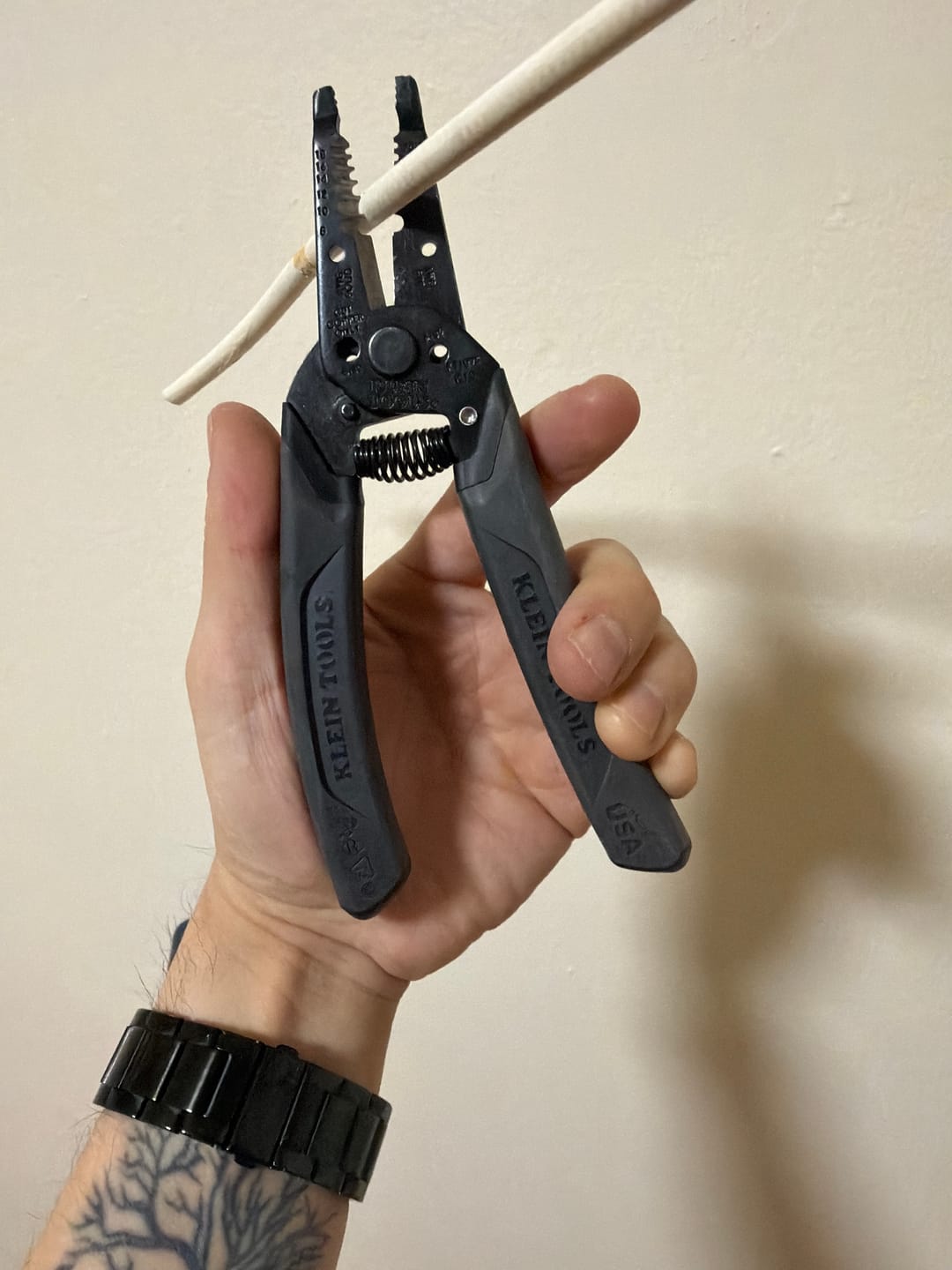 Customer photo review of Klein Tools K11095BLK Limited Edition Klein-Kurve Blackout Wire Stripper / Cutter, 8-20 AWG