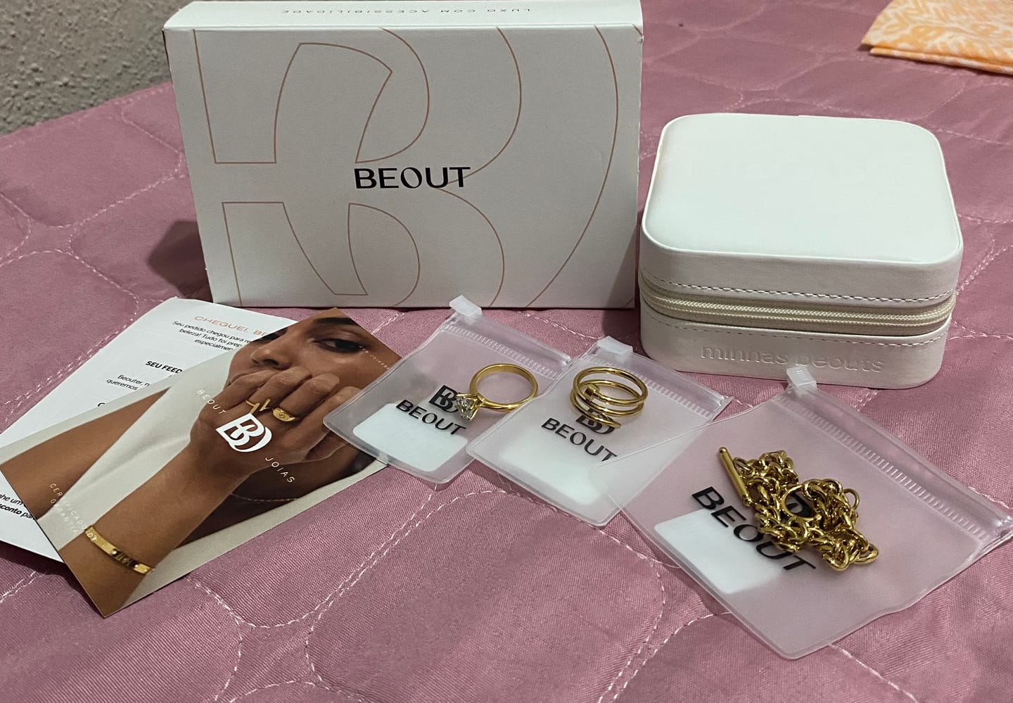 Customer photo review of Anel Solitário Beout Banhado em Ouro 18k