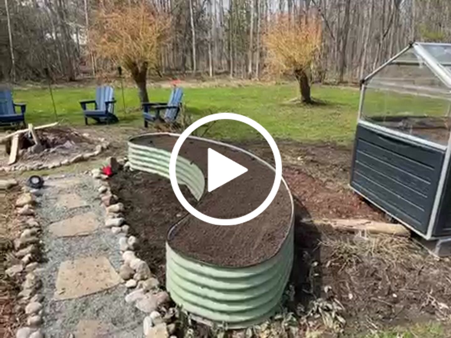 Customer video review of 17" Tall Crescent