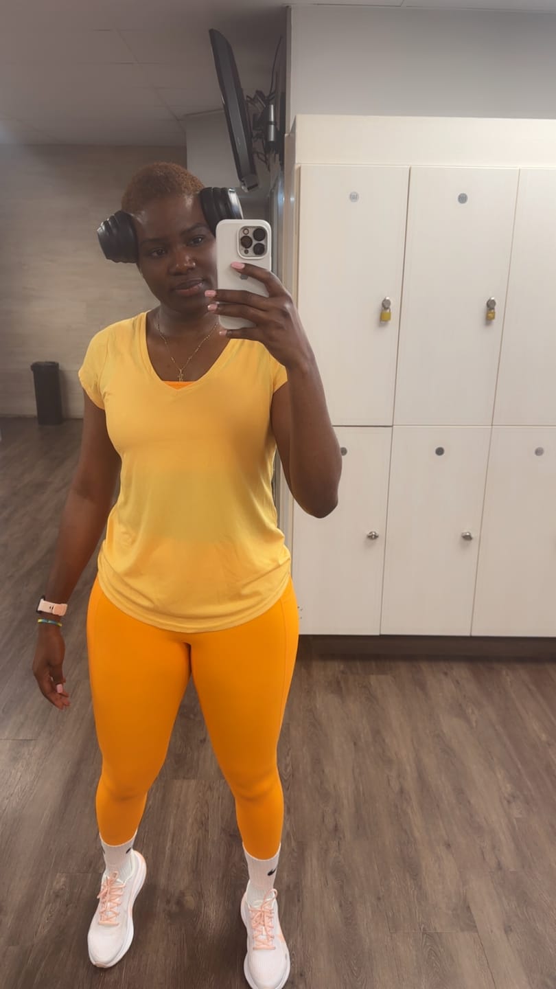 Customer photo review of Adjustable Strap High Impact Sports Bra & Pocket Leggings Set