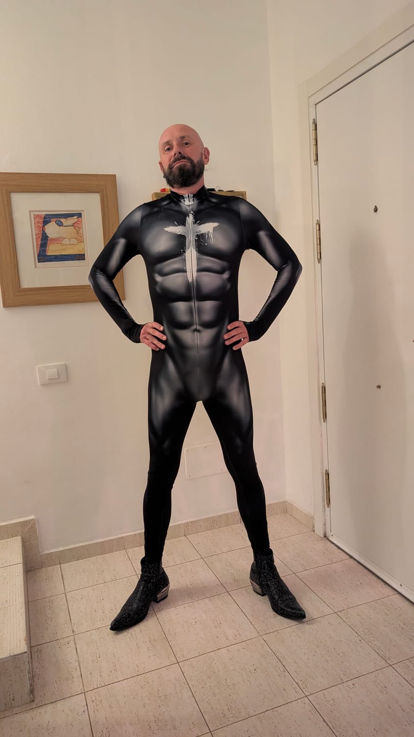 Customer photo review of The Priest Men's Costume