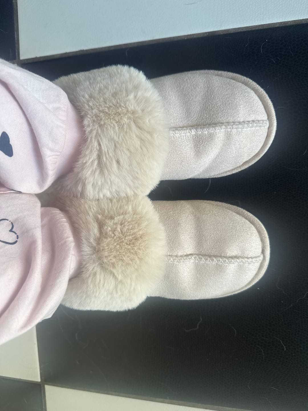 Customer photo review of Nordic Comfy Slippers
