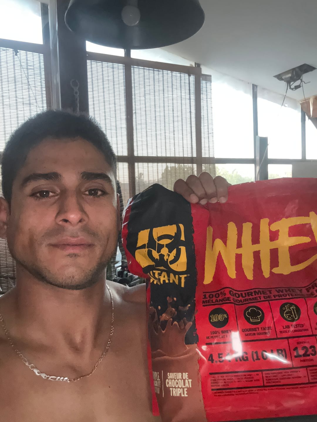 Customer photo review of Mutant Whey Proteína 10 Lb