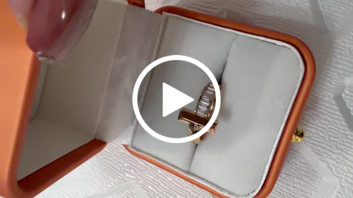 Customer video review of T1 WIDE 4.5MM DIAMOND RING