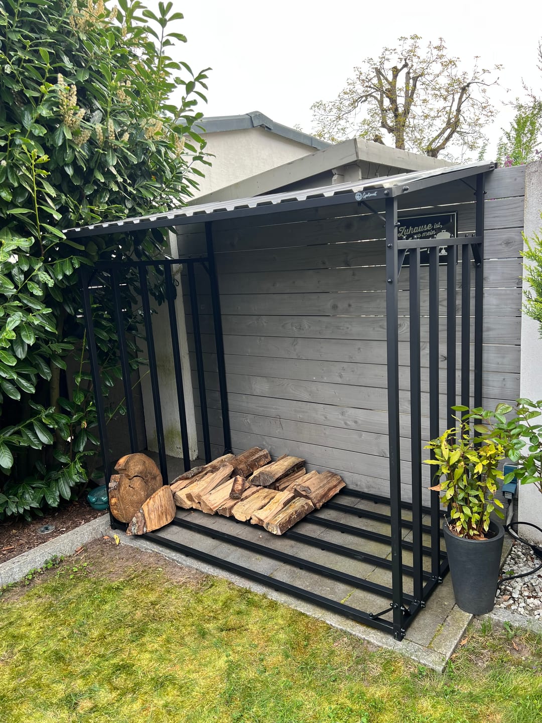 Customer photo review of Gartenzeit® Premium Kaminholzregal für den Außenbereich – XXL, extra stabil & wetterfest