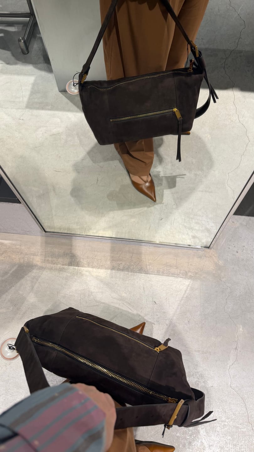 Customer photo review of תיק צד לנשים Essential