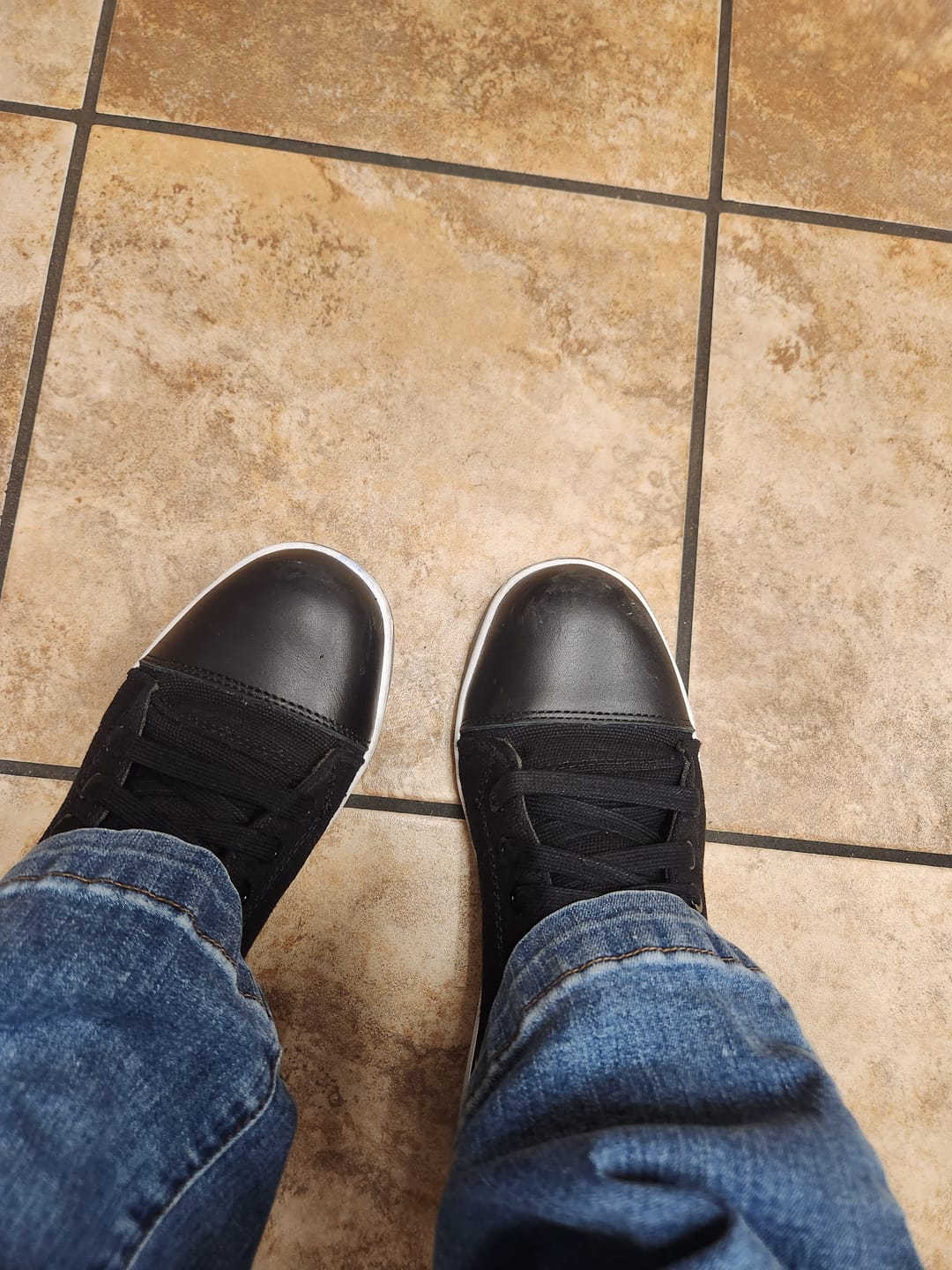 Customer photo review of Women's Solstice Composite Toe Sneakers, Black (SD-10)