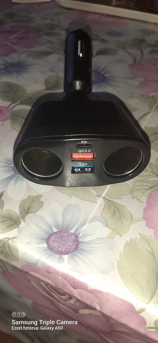 Customer photo review of Adaptor priza auto multiplicator 120W Timebox, 2x soclu auto, 2 x USB, Negru