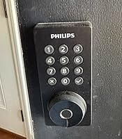 Customer photo review of Philips 4200 Series Built-in Wi-Fi Fingerprint Keypad Smart Deadbolt