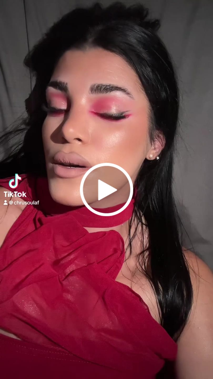Customer video review of P. Louise Coloured Base
