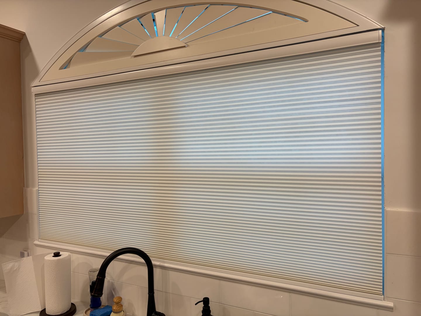 Customer photo review of SmartWings Motorized Light Filtering Cellular Shades Nowa