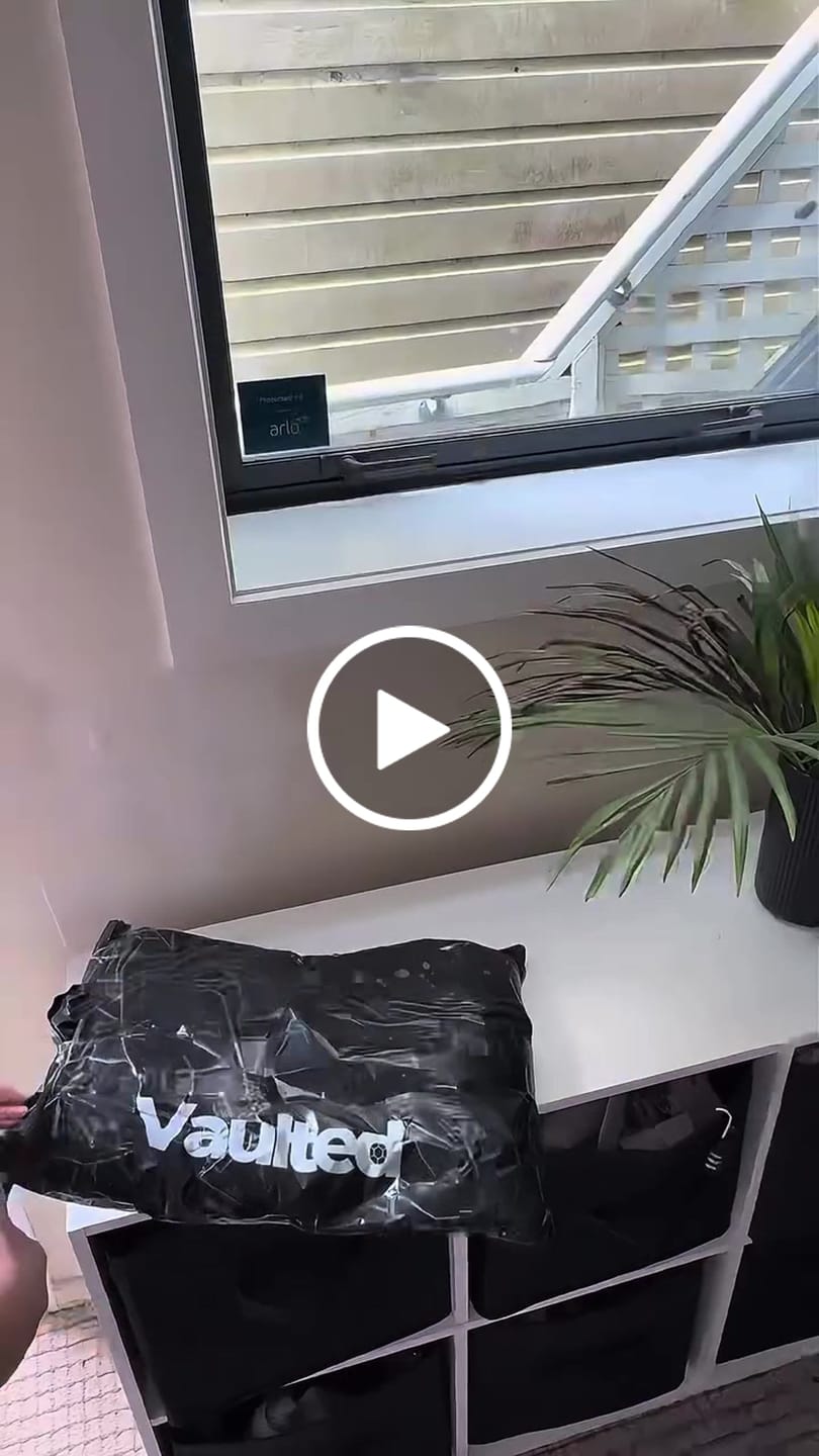 Customer video review of Sp5der Star Web Hoodie Peach