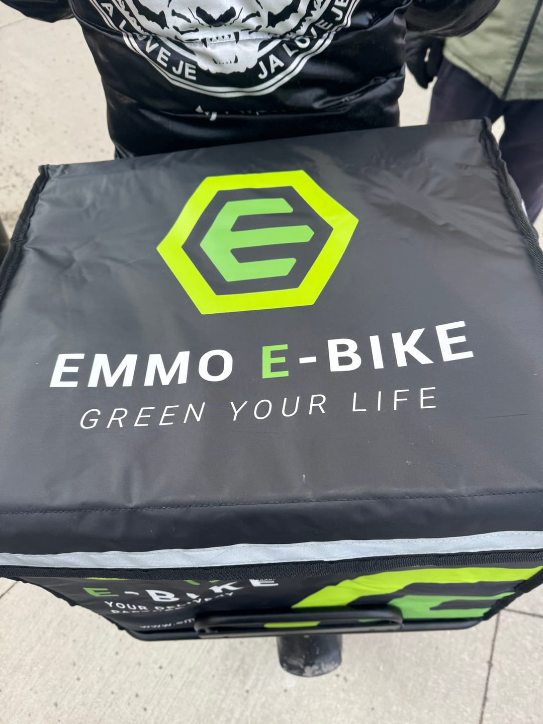 Customer photo review of EMMO Delivery Bag + Rack combo