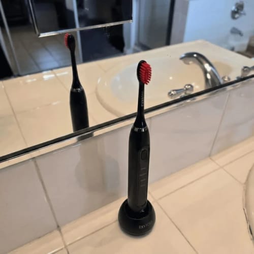 Customer photo review of Exy Red Light Toothbrush