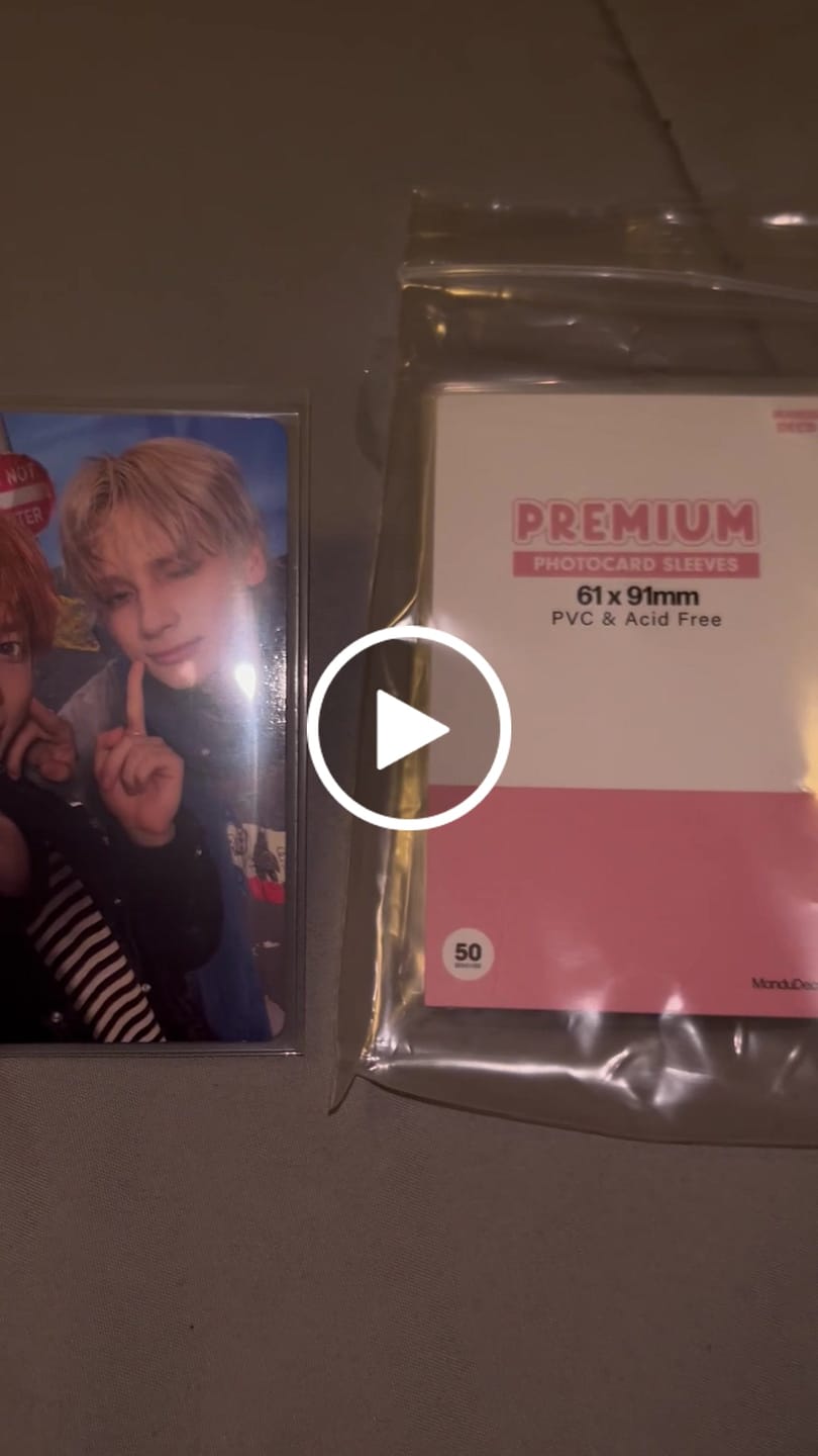 Customer video review of PREMIUM PHOTOCARD SLEEVES - PINK VERSION (61x91MM)