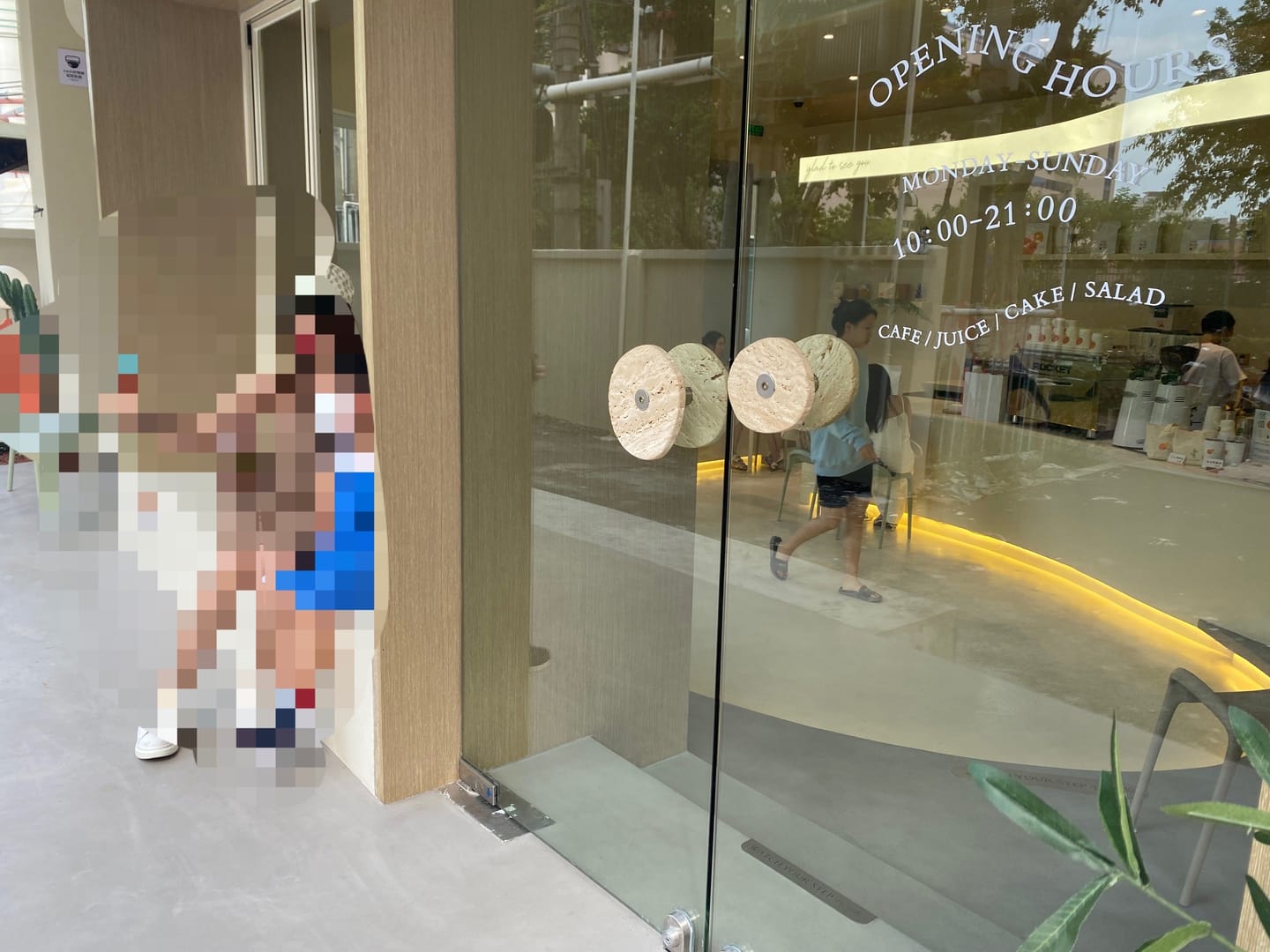 Customer photo review of Irregular Round Door Handles