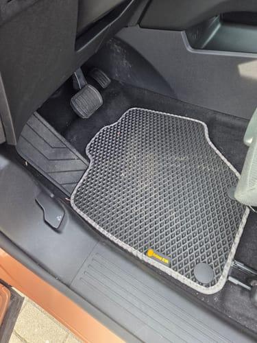 Customer photo review of E-Auto Fußmatten nach Maß - Vorne