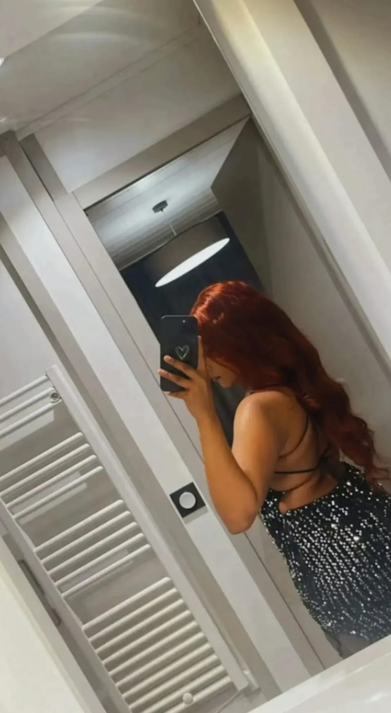 Customer photo review of Wavymy Wear & Go Reddish Brown 7x5 Glueless Lace Wigs Human Hair 180% Density