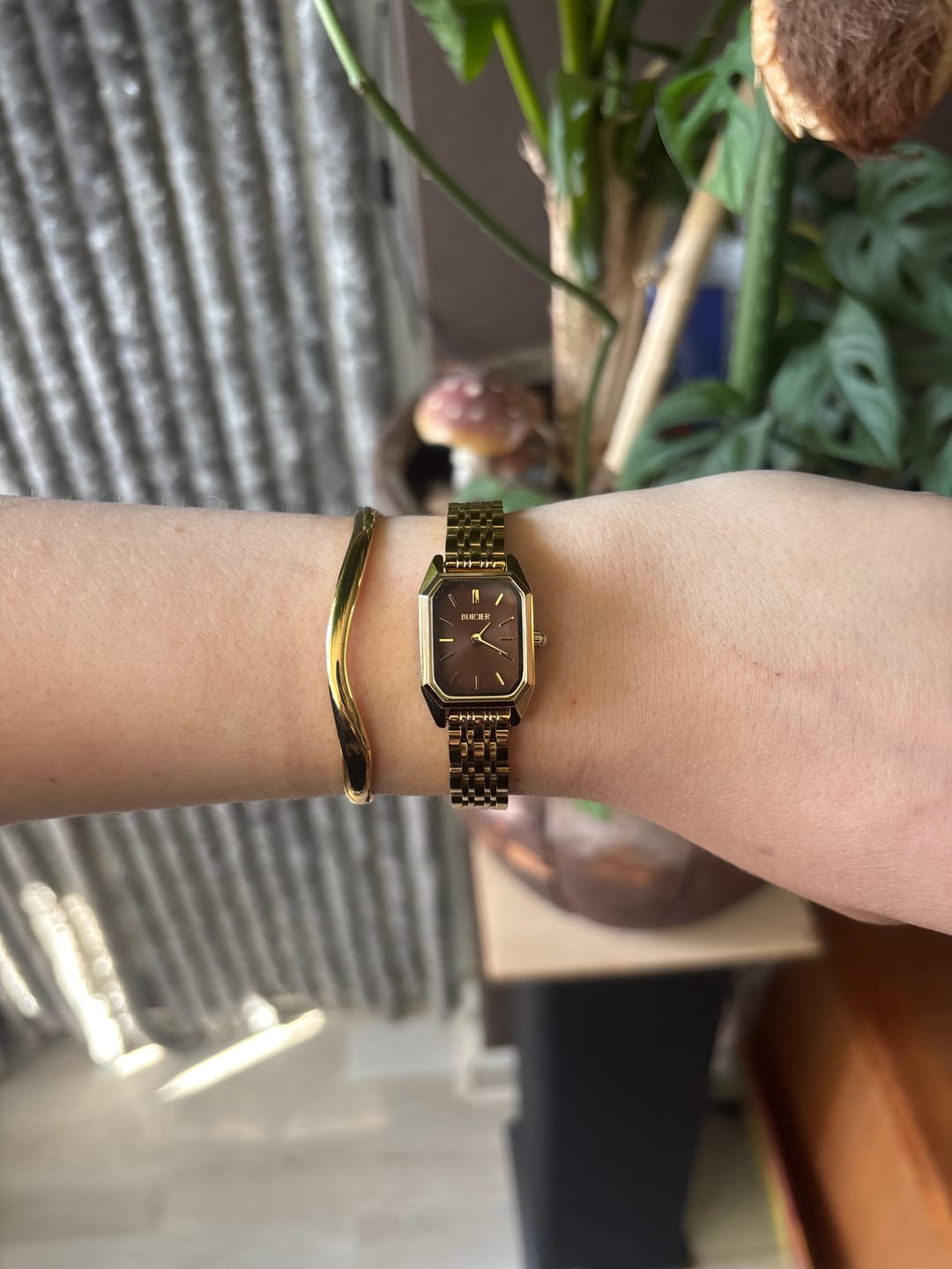 Customer photo review of Isabell Petite Gold Brown
