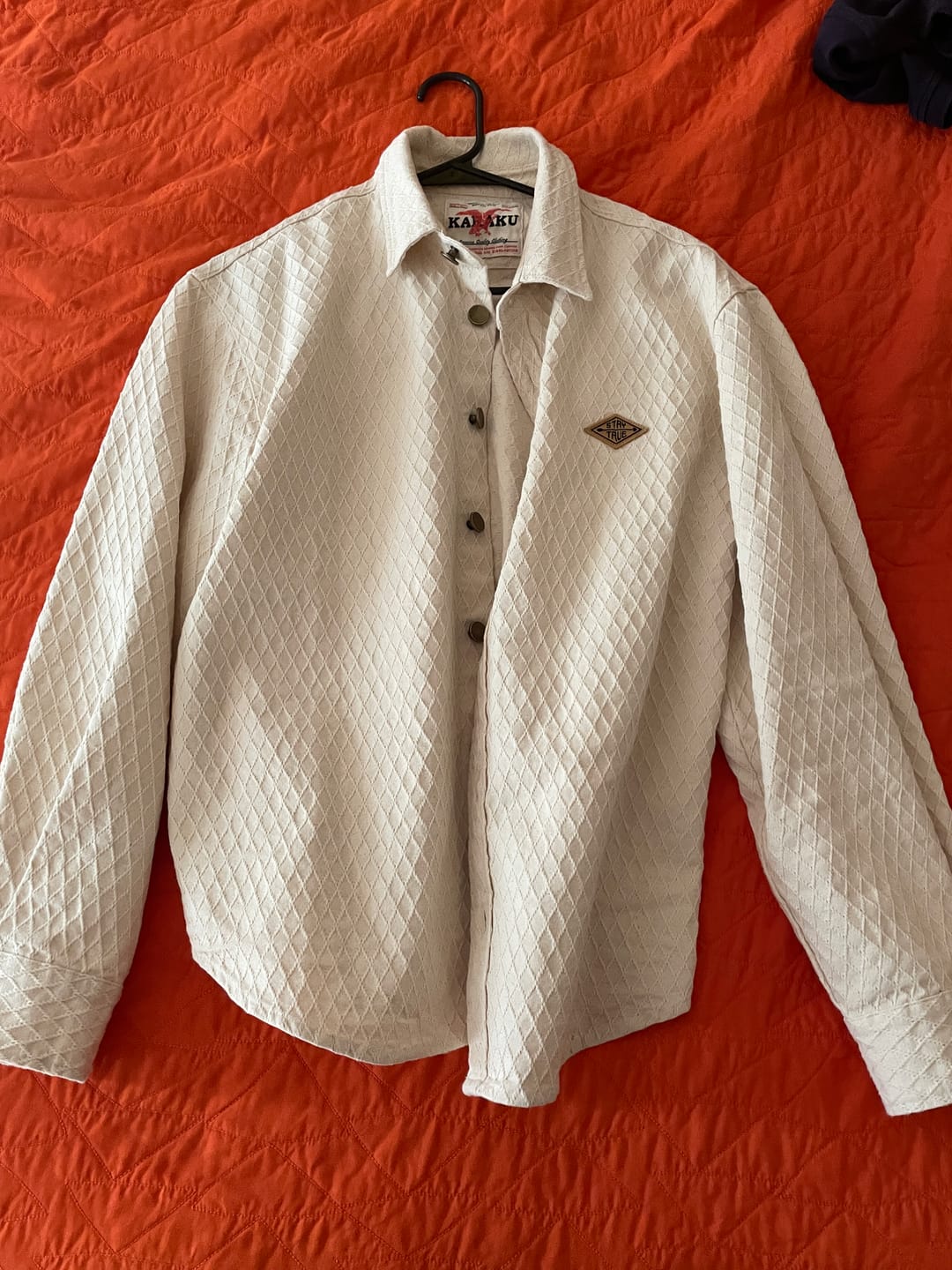 Customer photo review of “STAY TRUE” Embroidered Patch 3D Diamond-Texture Long-Sleeve Shirt