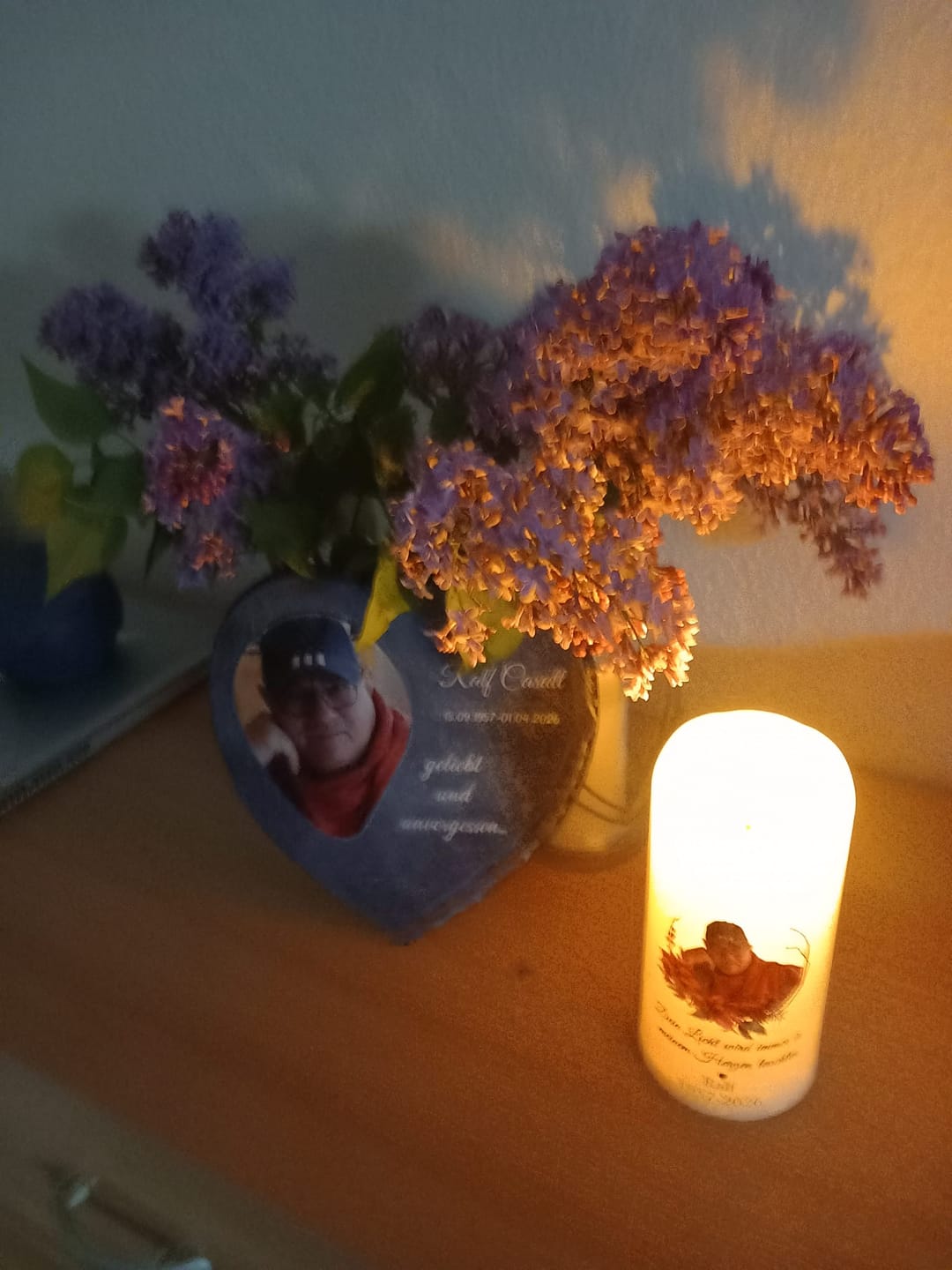 Customer photo review of Liebe hört nicht auf - Personalisiertes Schieferherz als Andenken an geliebte Verstorbene