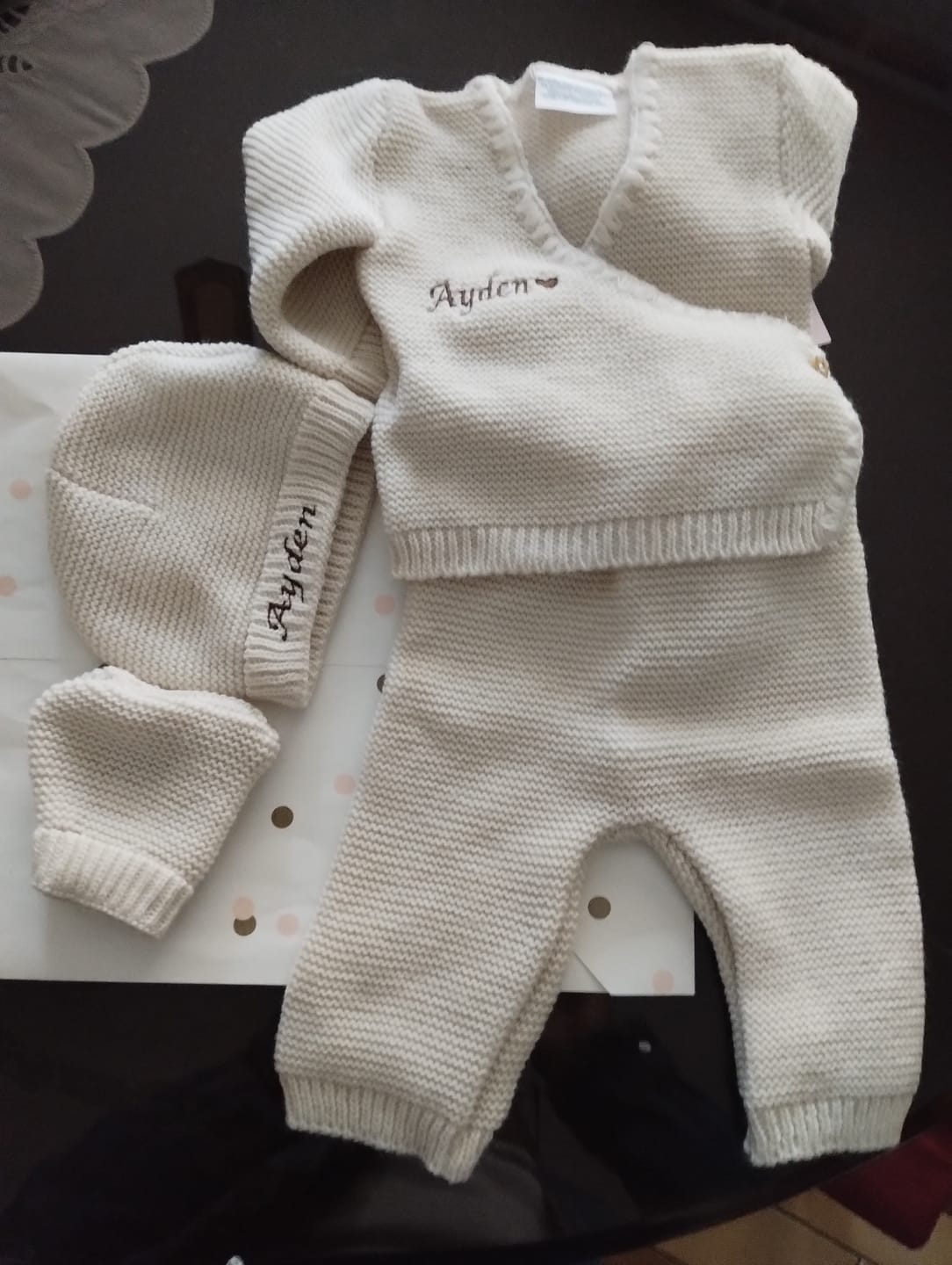 Customer photo review of Ensemble en maille brodé