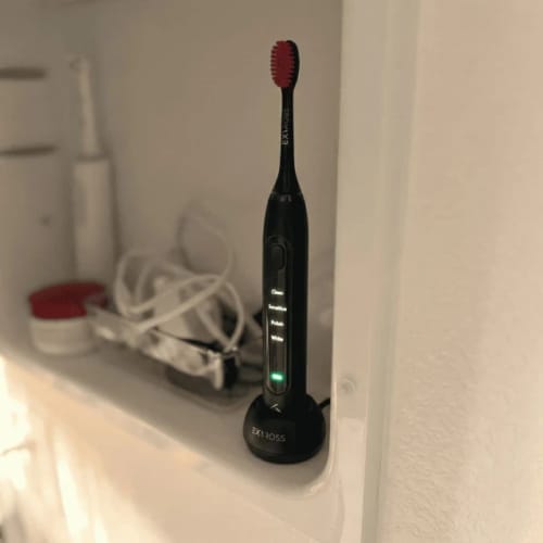 Customer photo review of Exy Red Light Toothbrush