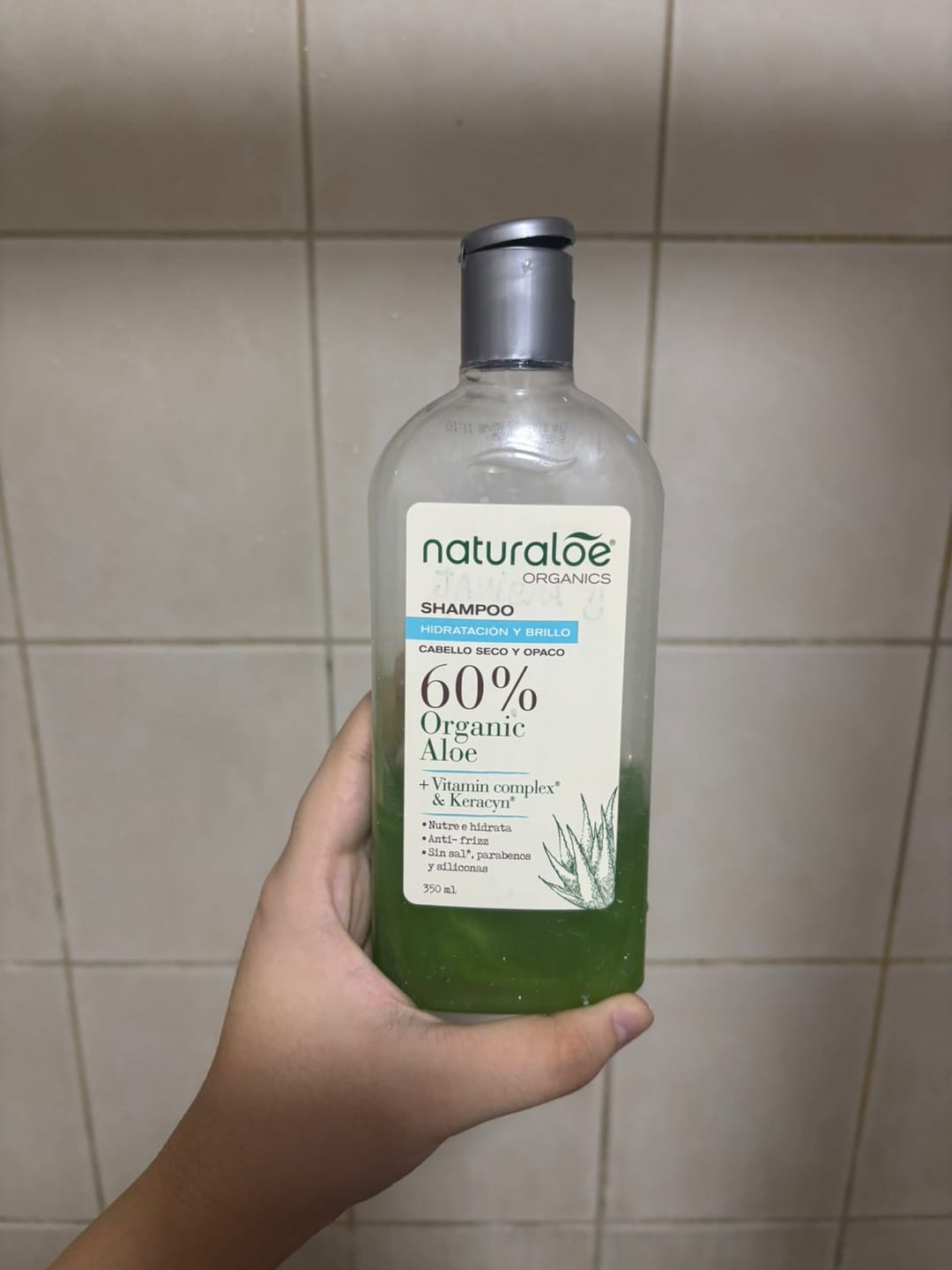 Customer photo review of Acondicionador Hidratación & Brillo 350 ml