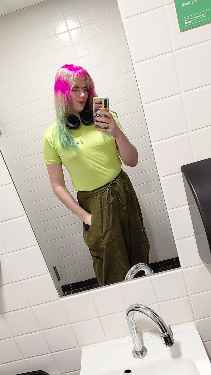 Customer photo review of UV Olivia Green Direct Hair Color