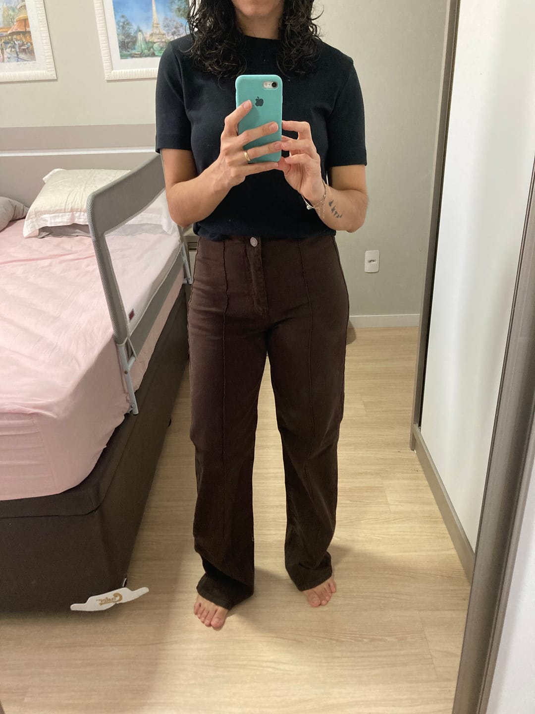 Customer photo review of Calça Jeans Reta Mandacaru Marrom Escuro